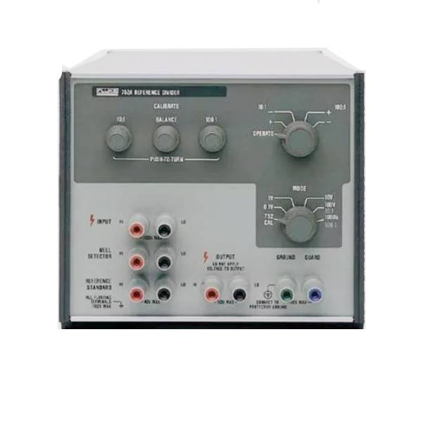 Еталонний дільник Fluke 752A